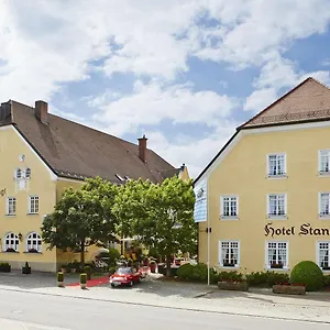 Gutsgasthof Stangl 4*, Vaterstetten Německo